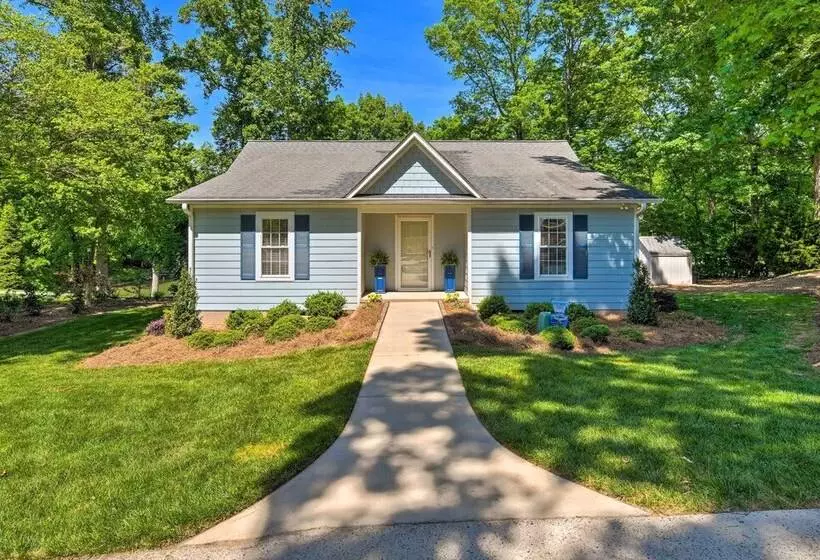 Lake Norman Retreat W/ Dock ~ 1 Mi To Marina!