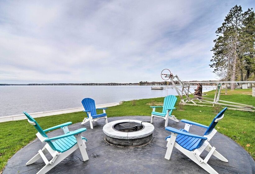 1/2 Mi To White Pine Trail: Lakefront Home W/ Dock