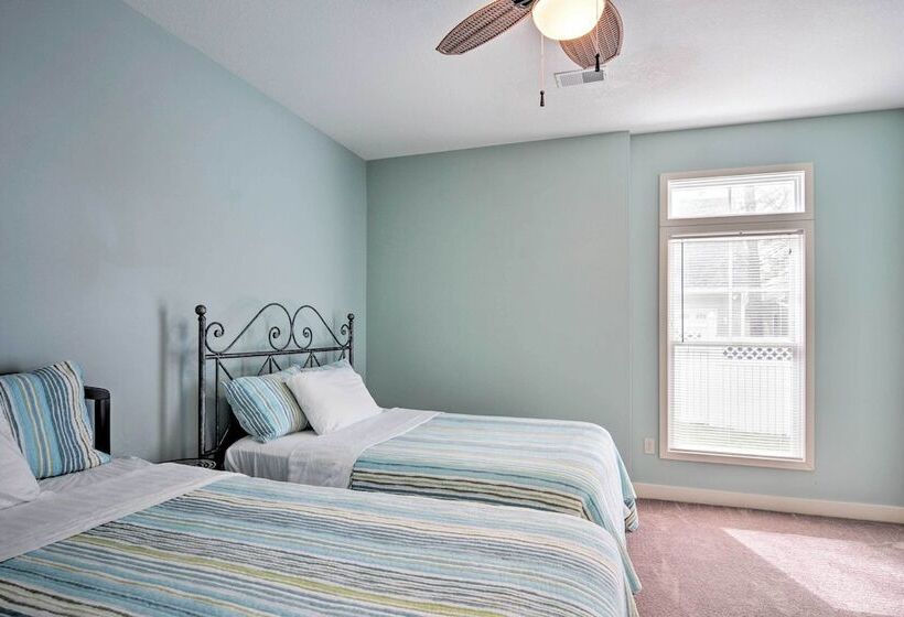 1/2 Mi To White Pine Trail: Lakefront Home W/ Dock