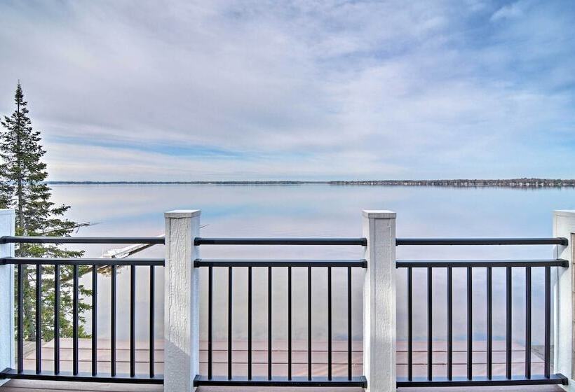 1/2 Mi To White Pine Trail: Lakefront Home W/ Dock