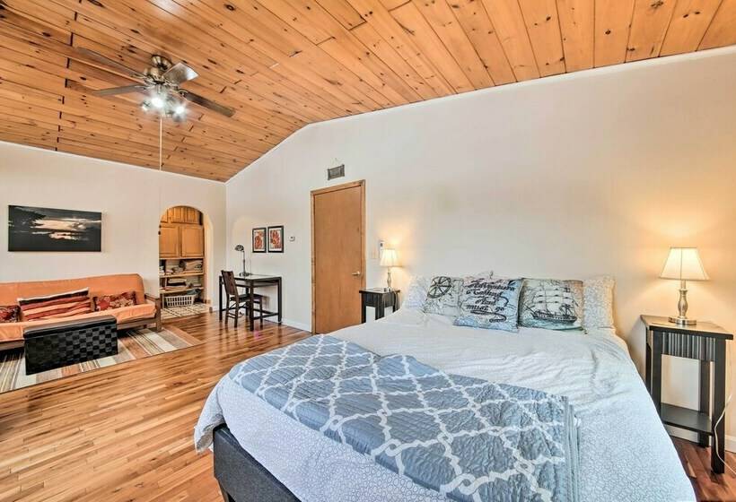 Lakefront Escape: Boat Dock, Grill, Fire Pit!