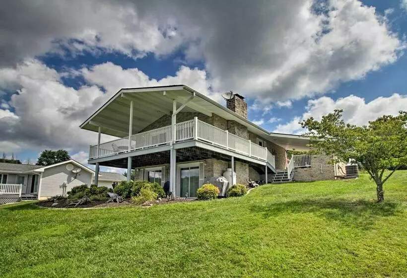 Lakefront Hiwassee Home W/ Private Dock & Deck!