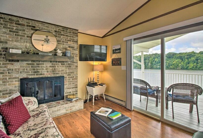 Lakefront Hiwassee Home W/ Private Dock & Deck!