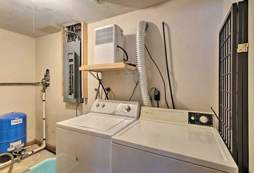 Lakefront Hiwassee Home W/ Private Dock & Deck!