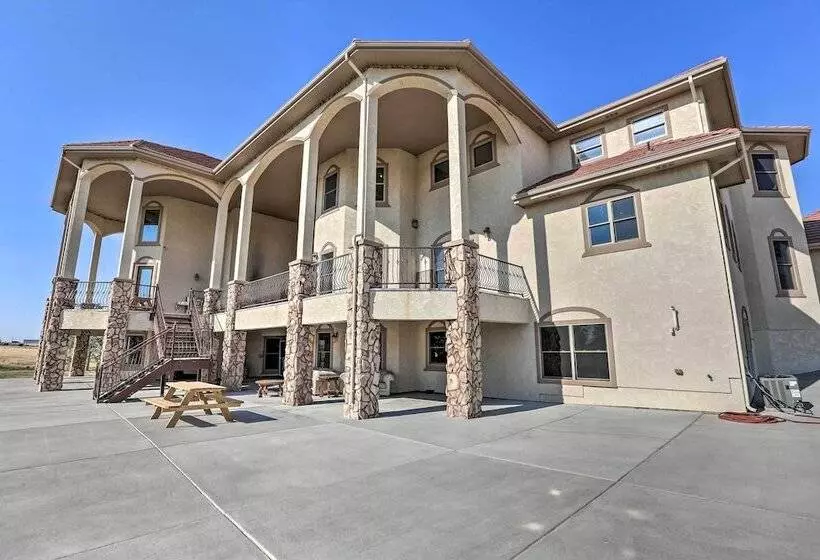 10 Mi To Barr Lake State Park: Home W/ Mtn Views