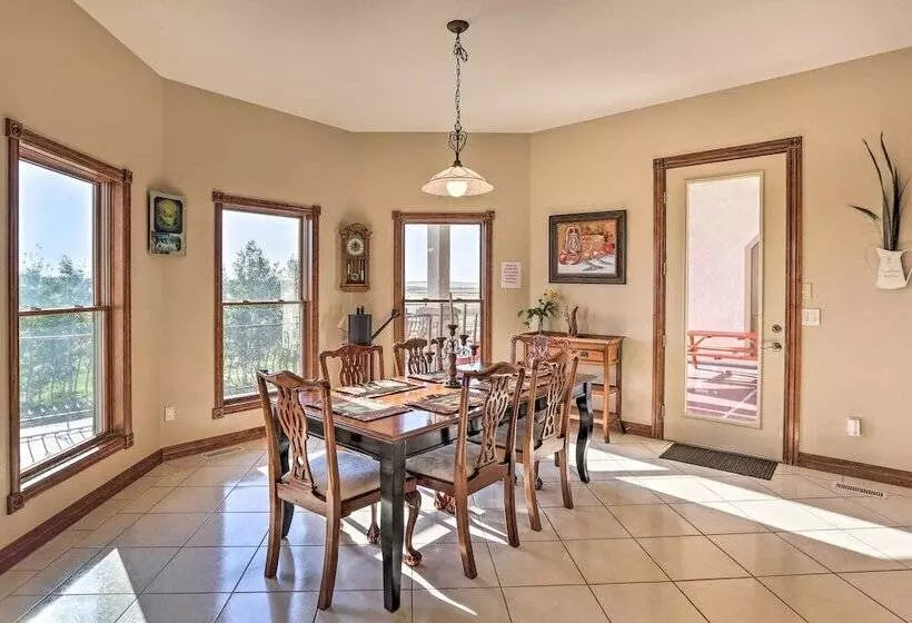 10 Mi To Barr Lake State Park: Home W/ Mtn Views