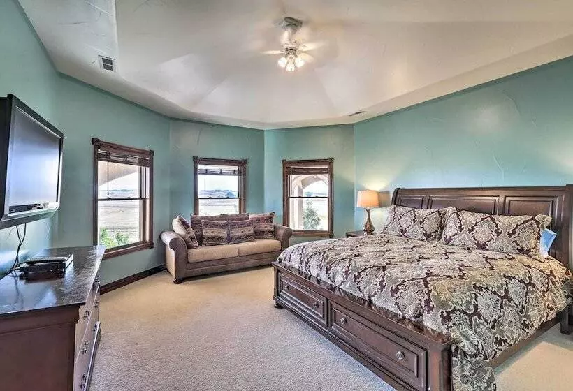 10 Mi To Barr Lake State Park: Home W/ Mtn Views