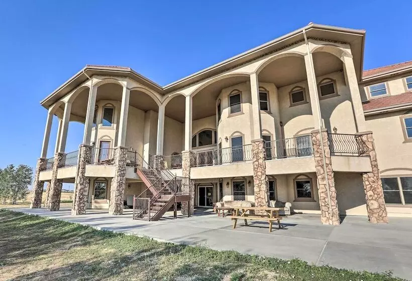 10 Mi To Barr Lake State Park: Home W/ Mtn Views