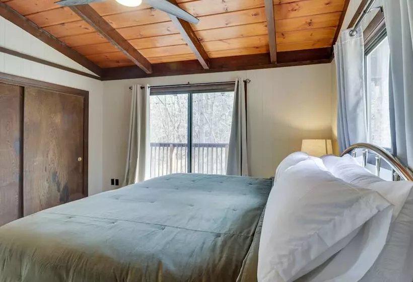 Mcgaheysville Vacation Rental: Yard & Fire Pit!