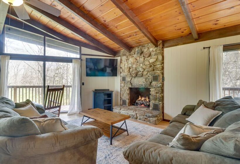 Mcgaheysville Vacation Rental: Yard & Fire Pit!