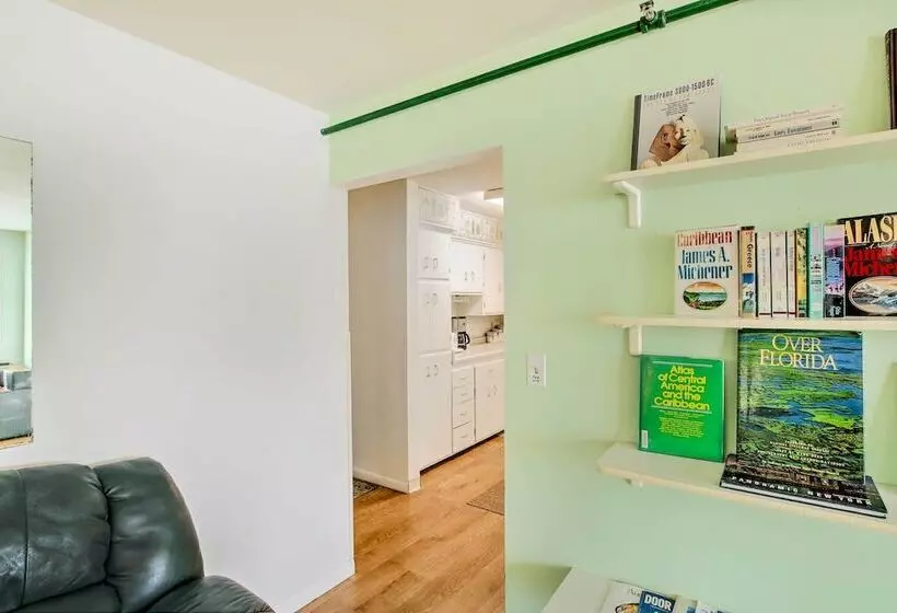 Neenah Home W/ Deck: Near Lake Winnebago