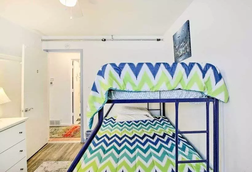 Neenah Home W/ Deck: Near Lake Winnebago