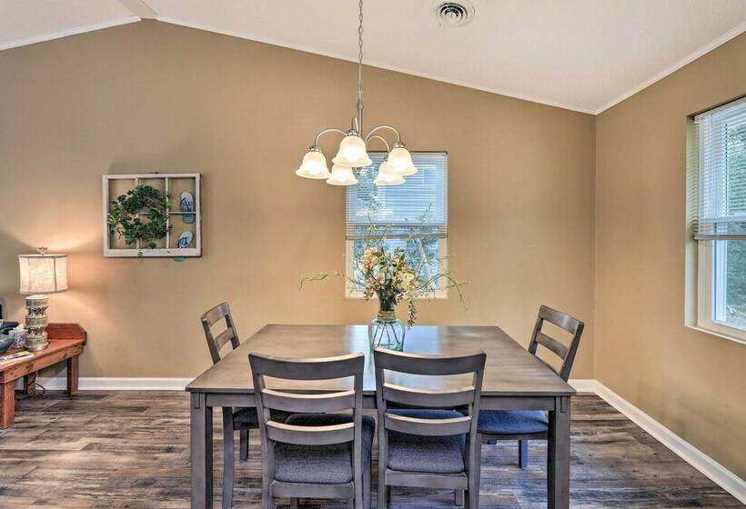 Lovely Emerald Isle Home, Walk To Beach!