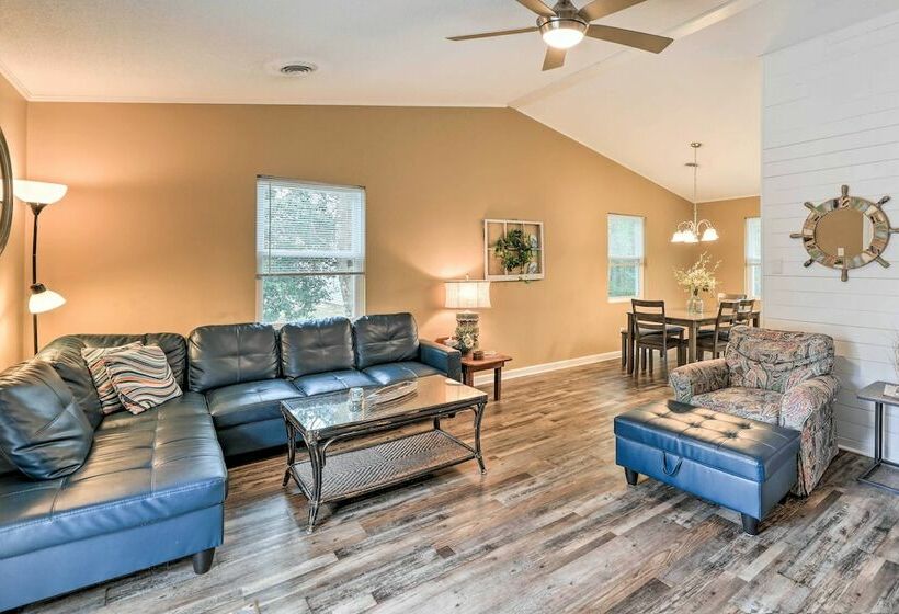 Lovely Emerald Isle Home, Walk To Beach!