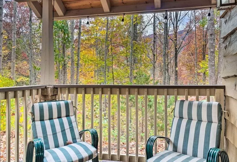 Peaceful Sevierville Cabin W/ Hot Tub & Fire Pit!