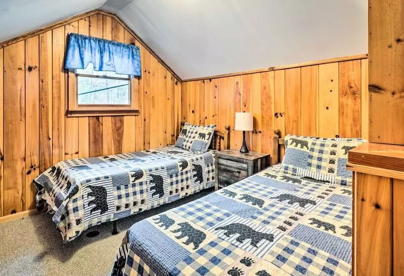 Peaceful Sevierville Cabin W/ Hot Tub & Fire Pit!