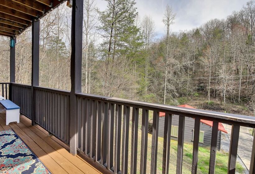 Pet Friendly Gatlinburg Cabin W/ Game Room!