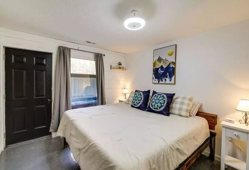 Pet Friendly Gatlinburg Cabin W/ Game Room!