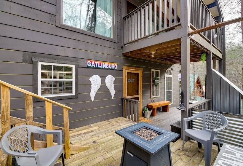 Pet Friendly Gatlinburg Cabin W/ Game Room!