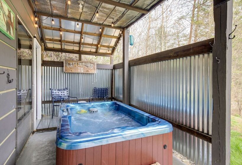 Pet Friendly Gatlinburg Cabin W/ Game Room!