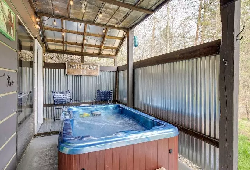 Pet Friendly Gatlinburg Cabin W/ Game Room!