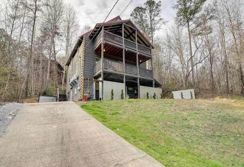 Pet Friendly Gatlinburg Cabin W/ Game Room!