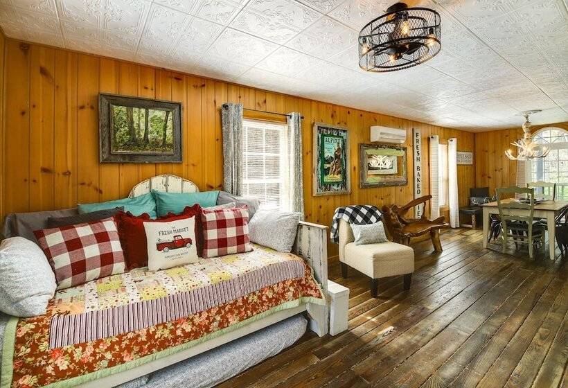 Pet Friendly Gatlinburg Cabin W/ Game Room!