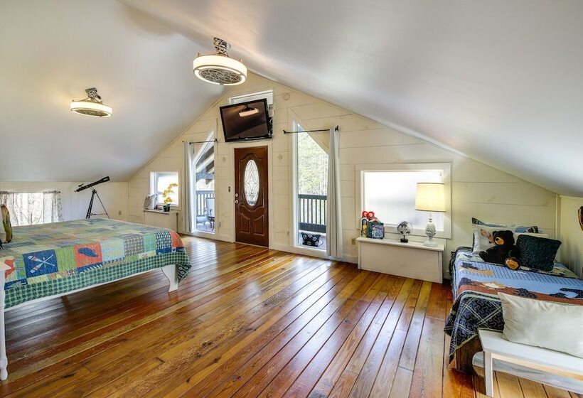 Pet Friendly Gatlinburg Cabin W/ Game Room!