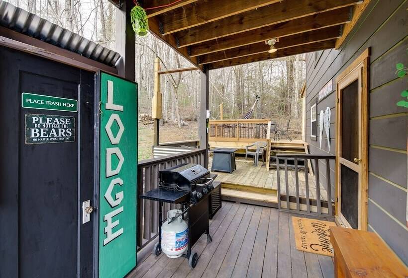 Pet Friendly Gatlinburg Cabin W/ Game Room!