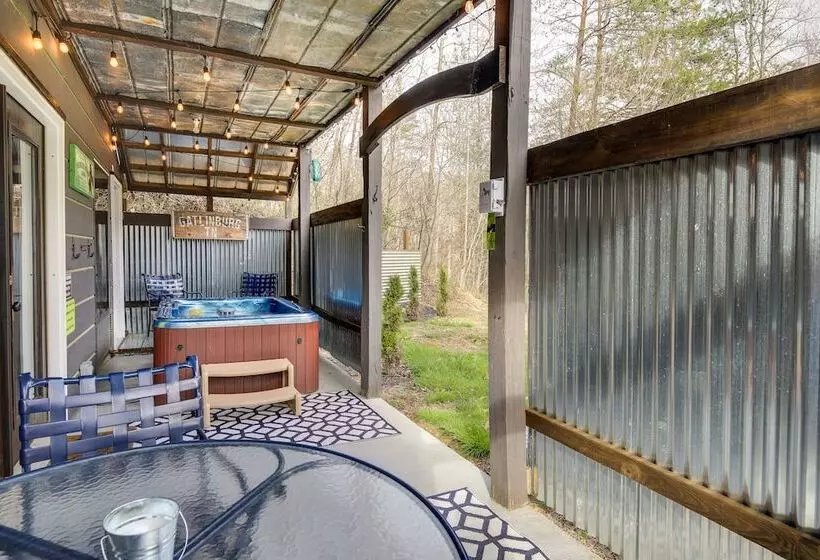 Pet Friendly Gatlinburg Cabin W/ Game Room!