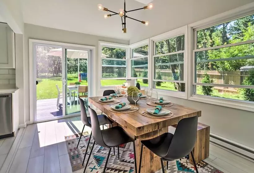 Game Room, Community Beach: Pocono Home!