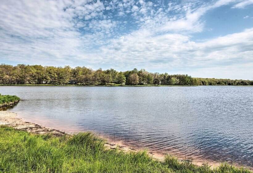 Game Room, Community Beach: Pocono Home!
