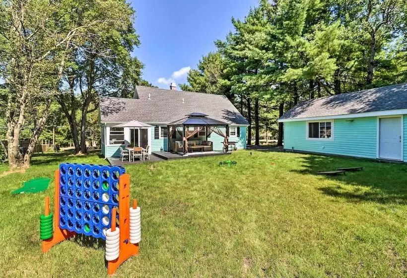 Game Room, Community Beach: Pocono Home!