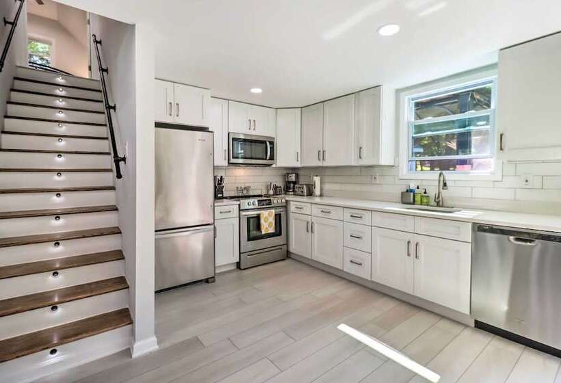 Game Room, Community Beach: Pocono Home!