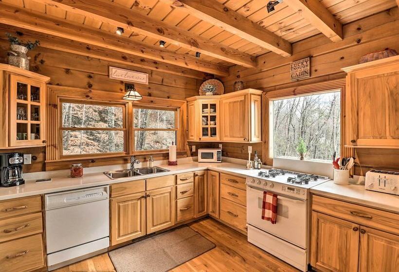 Private Sapphire Valley Resort Cabin W/ Mtn Views!