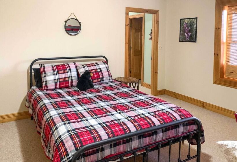 Private Sapphire Valley Resort Cabin W/ Mtn Views!