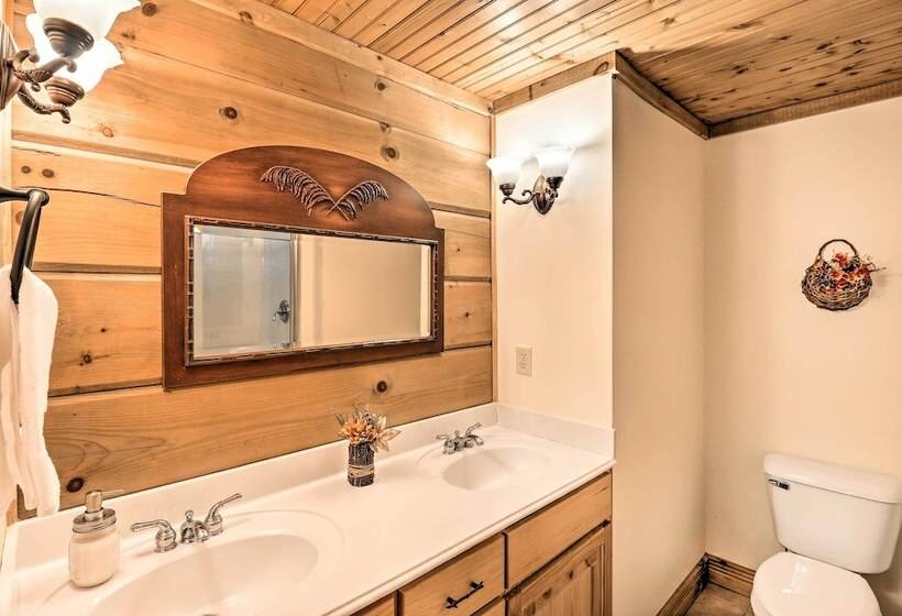 Private Sapphire Valley Resort Cabin W/ Mtn Views!