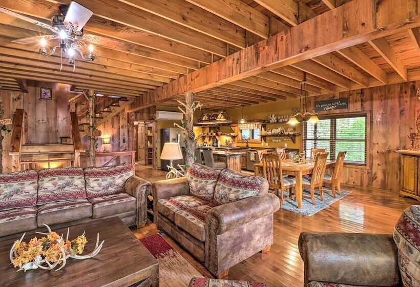 Quiet + Rustic Cabin With Fire Pit On 20 Acres!
