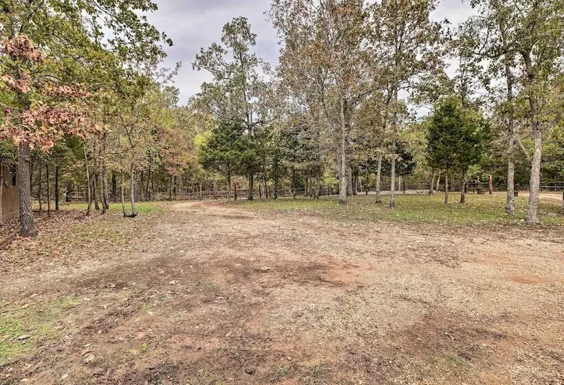 Quiet + Rustic Cabin With Fire Pit On 20 Acres!