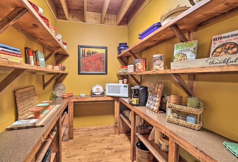 Quiet + Rustic Cabin With Fire Pit On 20 Acres!