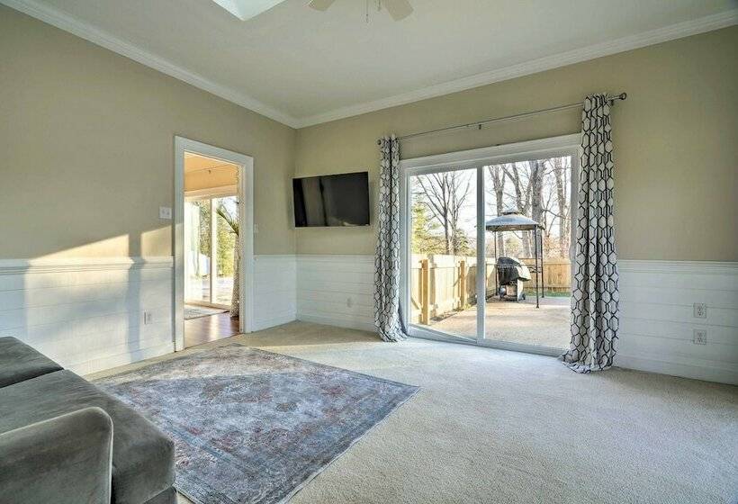 Ranchstyle House W/ Pool, Deck & Fire Pit!