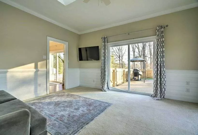 Ranchstyle House W/ Pool, Deck & Fire Pit!