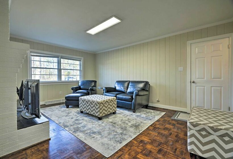 Ranchstyle House W/ Pool, Deck & Fire Pit!