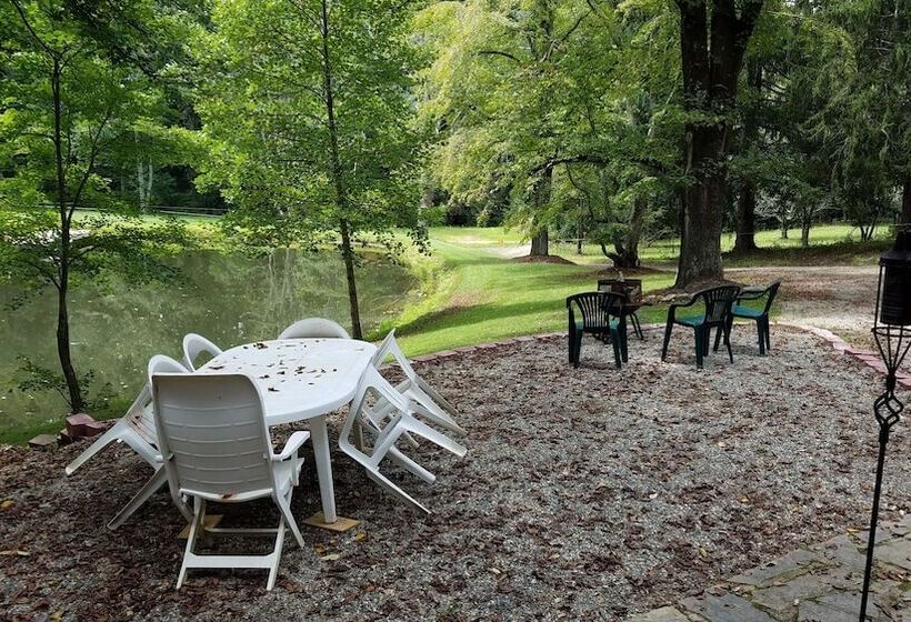 20 Acre Cabin W/ Pond: 6 Mi To River Arts District