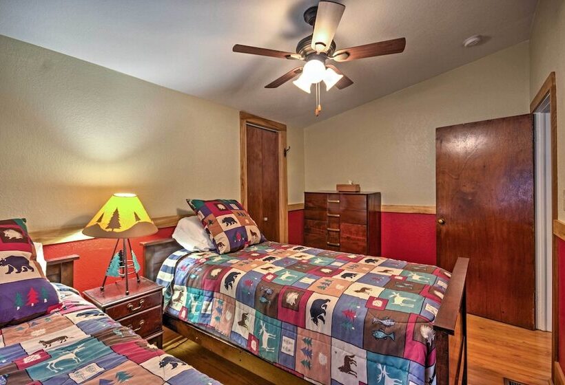 20 Acre Cabin W/ Pond: 6 Mi To River Arts District