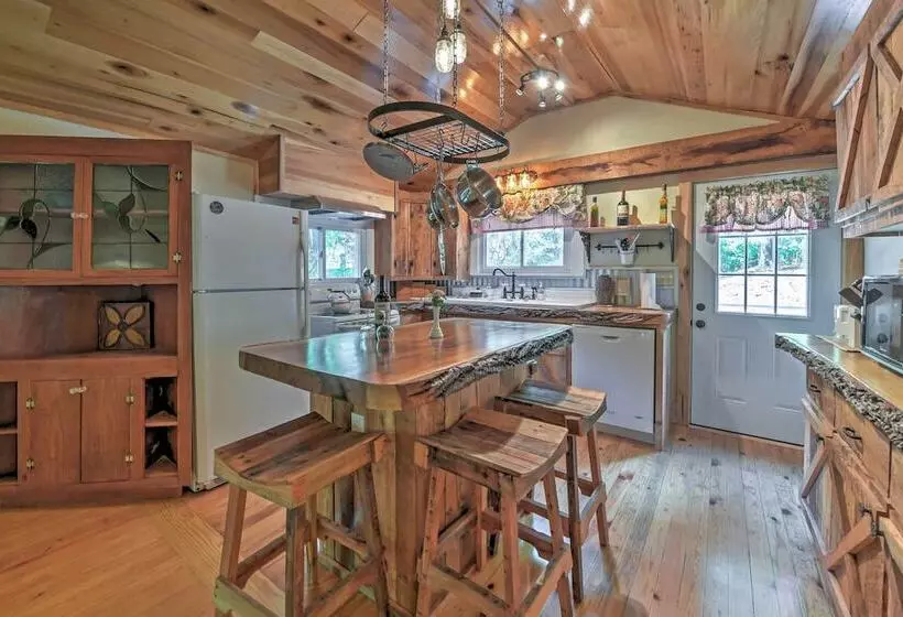 20 Acre Cabin W/ Pond: 6 Mi To River Arts District