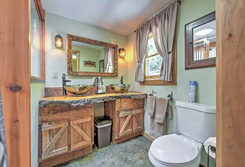 20 Acre Cabin W/ Pond: 6 Mi To River Arts District