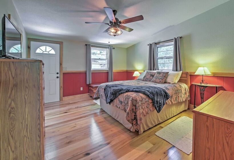 20 Acre Cabin W/ Pond: 6 Mi To River Arts District