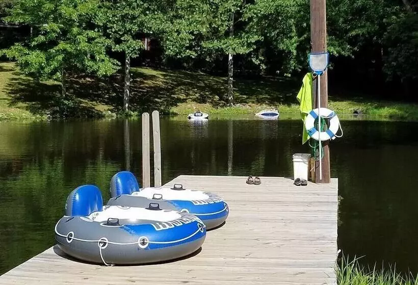 20 Acre Cabin W/ Pond: 6 Mi To River Arts District