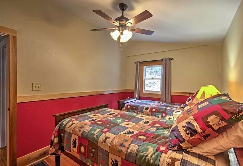 20 Acre Cabin W/ Pond: 6 Mi To River Arts District